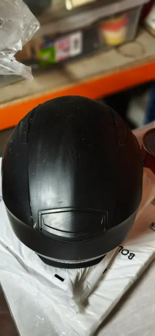 Casco integral negro para moto