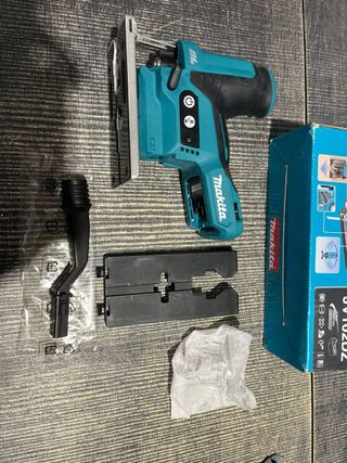 Sierra de calar inalámbrica Makita JV102DZ