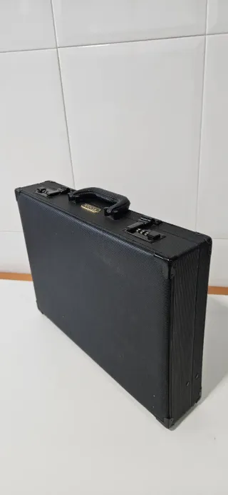 Maletínes vintage clasicos negros