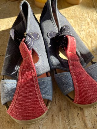 SandaliasPuchitos Niño Azul y Rojo