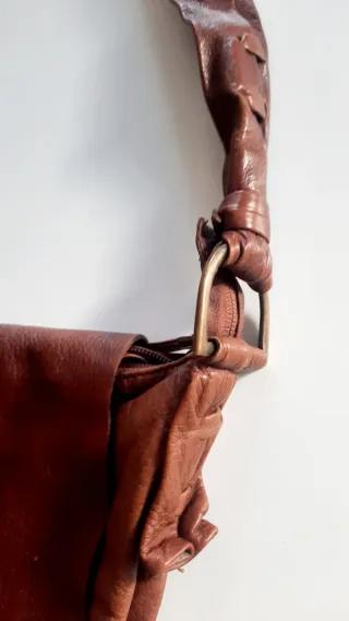 Bolso grande de piel marrón