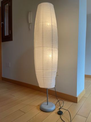 Lampara de pie de papel