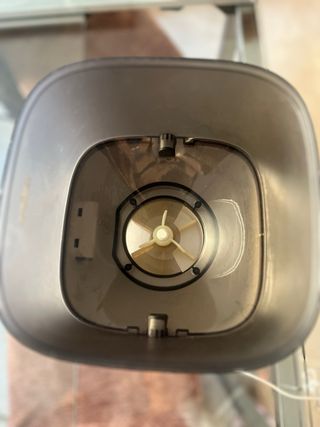 Comedero para mascotas con cámara y audio