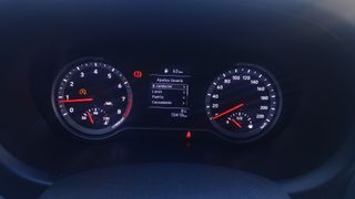 Hyundai i10 1.0 Essence 49 kW (67 CV)