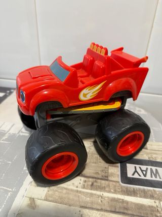 Coche grande Blaze Monster Machines con sonidos
