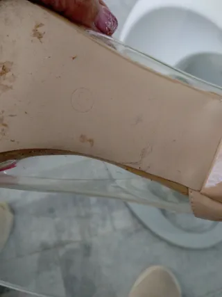 Zapatos beige con flores multicolor