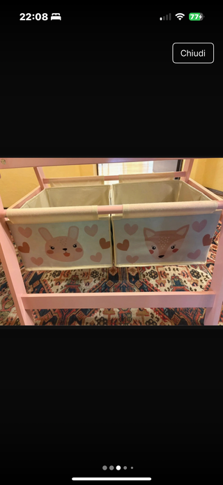 Lavagna per bambini rosa con contenitori