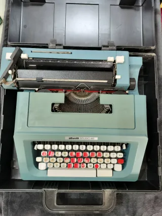 Máquina de escribir Olivetti Studio 46