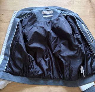 Cazadora Zara Gris y Blanca Talla L/42