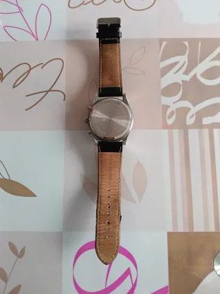 Reloj MONTRE LIP Cuero Negro y Plata