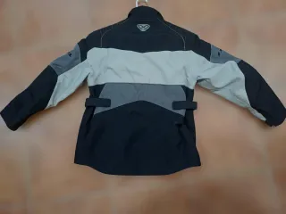 Casco y chaqueta moto 10-12 años