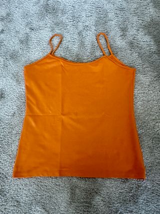 Camiseta tirantes de Zara Basic