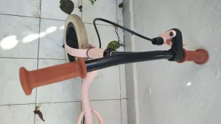 Bicicleta rosa Decathlon BTWIN niños sin pedales