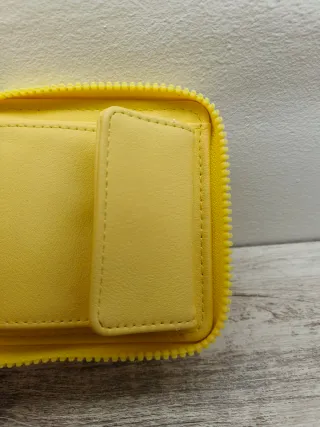Monedero Pull&Bear Amarillo Neón
