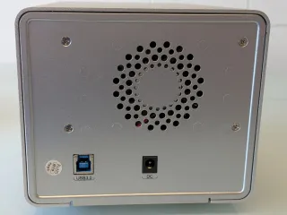 NAS Aukey Doble Bahía (NO ENCIENDE)