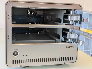 NAS Aukey Doble Bahía (NO ENCIENDE)