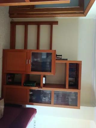 Mueble de comedor madera y cristal