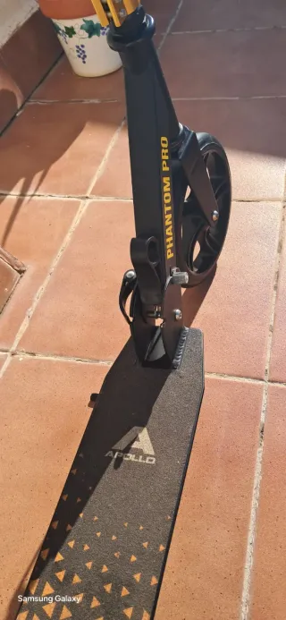 Patinete Apollo Phantom Pro Negro/Dorado