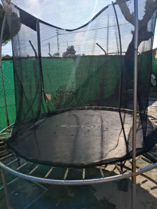 Colchoneta elástica con red de seguridad