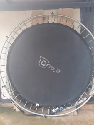 Colchoneta elástica con red de seguridad