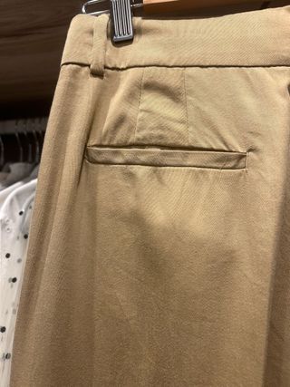 Pantalón Zara pinzas camel