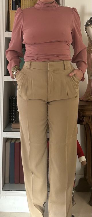 Pantalón Zara pinzas camel
