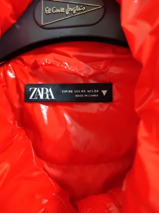 Chubasquero Zara Rojo xs:8€
