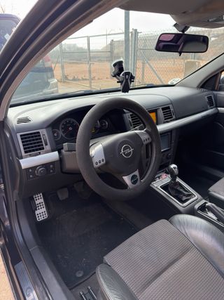 Opel Vectra GTS 2004