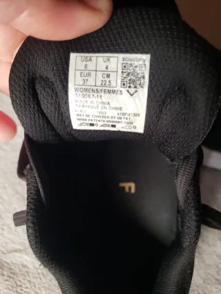 Zapatillas Saucony niña negras y doradas