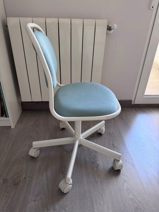Silla de escritorio niño azul con ruedas