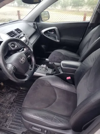 Toyota RAV4 2010