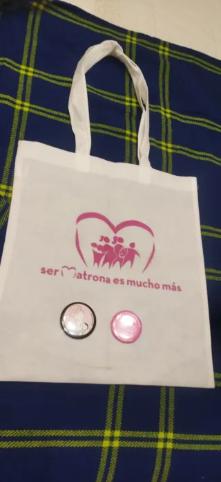 Lote Matrona: Bolsa y Chapas