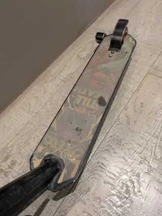 Patinete oxelo negro y rojo