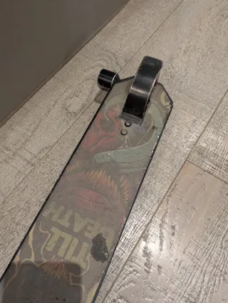 Patinete oxelo negro y rojo