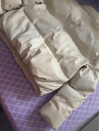 Abrigo acolchado beige (Lefties)