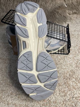 Zapatillas Asics Talla 39 Beige/Gris