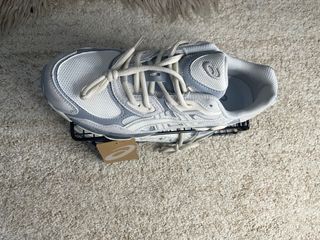 Zapatillas Asics Talla 39 Beige/Gris