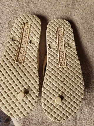 Chancletas Michael Kors Niña Beige y Dorado