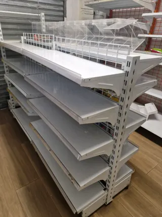 Estanterías metálicas para tienda