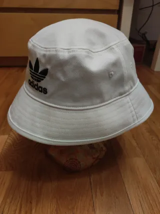 Gorro bucket Adidas Originals blanco