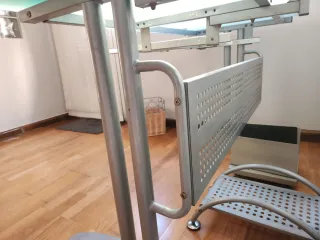 Escritorio metal y cristal + silla