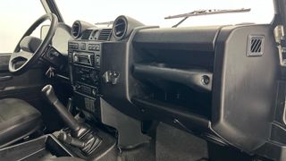 Land Rover Defender 2016