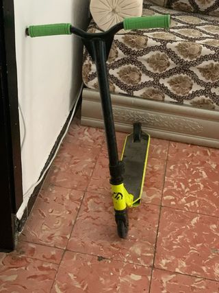 Monopatín y Patinete Amarillos oferta de 2X15€