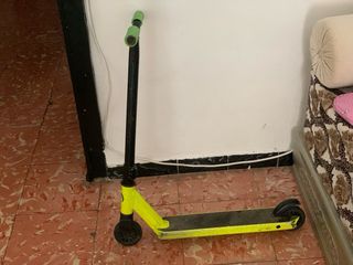 Monopatín y Patinete Amarillos oferta de 2X15€