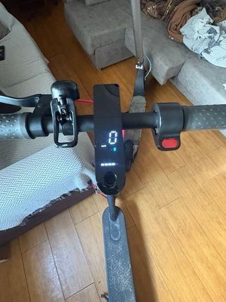 Patinete  Xiaomi Mi Pro 2 y rueda de repuesto