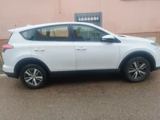 Toyota RAV4 2017