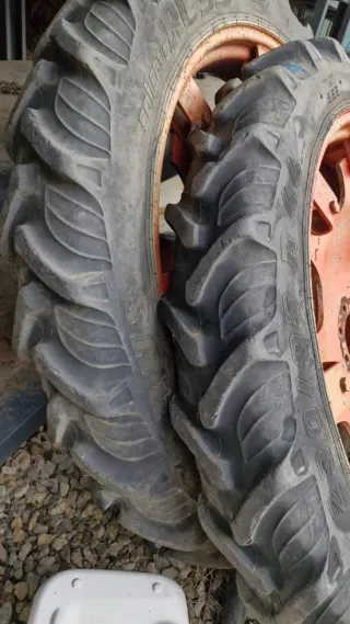 Ruedas estrechas traseras tractor frutero