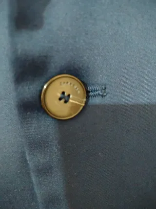 Traje completo azul eléctrico moderno