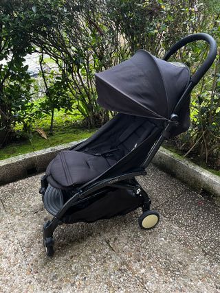 Silla Yoyo Babyzen Negra con Reposapiés