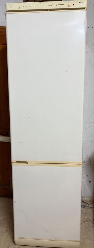 Nevera blanca en excelente estado